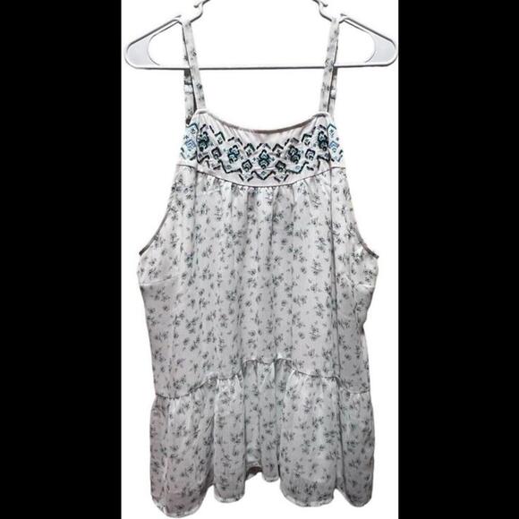 Torrid Baby Doll Top Ditsy Floral Blue & White Crinkle Chiffon Beaded Size 2 - Picture 1 of 3